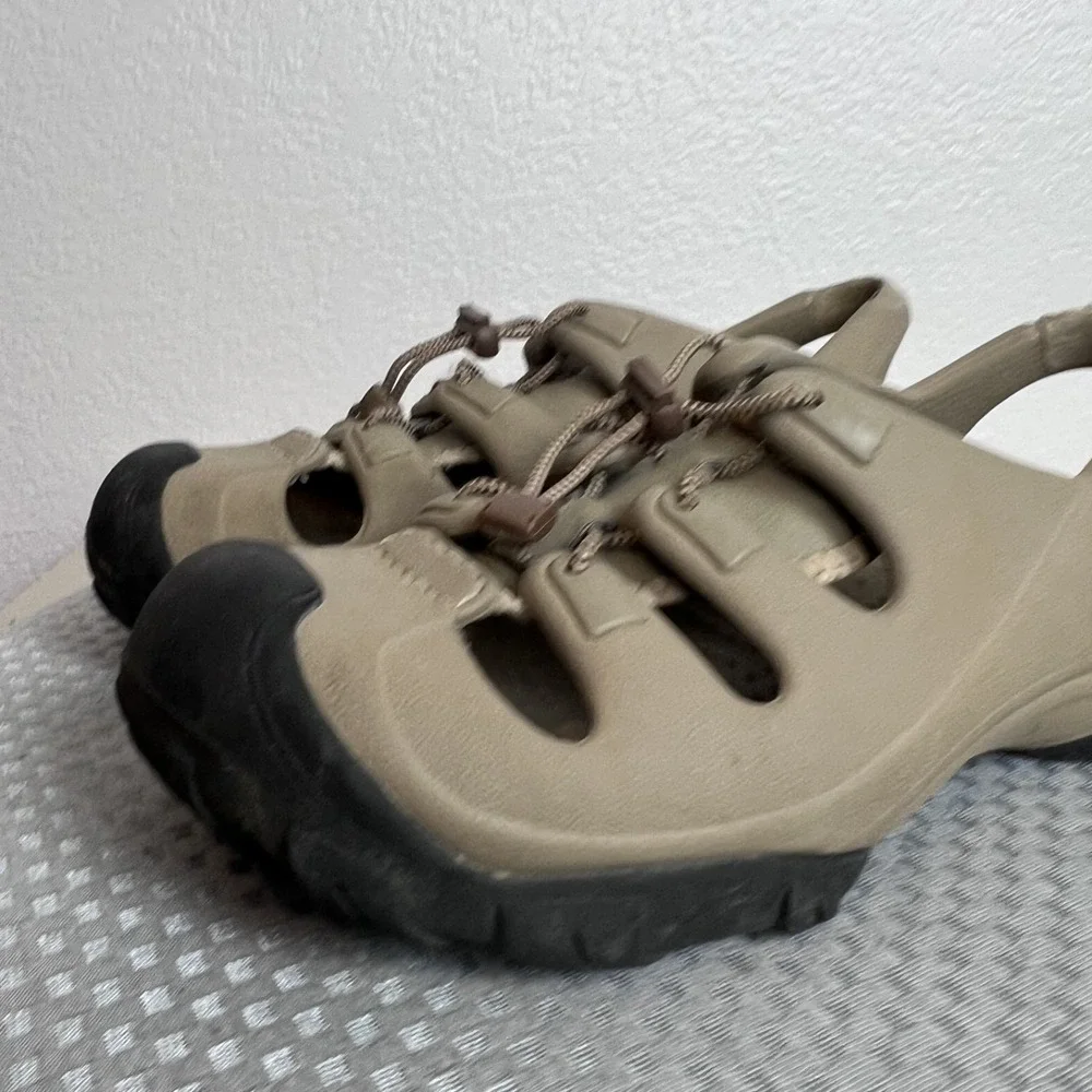 Crocs Bite Trailbreaker Sandals Womens 10 Or Mens 8 Water Hiking Shoes Outdoor